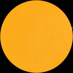 Situatia activitatii solare la data de 28 octombrie 2016. In acest moment exista foarte putine pete pe discul solar, ceea ce denota o activitate solara redusa. Sursa: spaceweather.com.